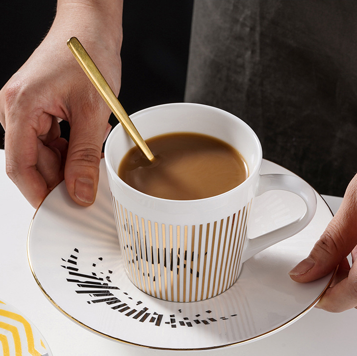 Owronline - Moving Reflection Creative Coffee Cup Mirror Reflection Coffee Mug