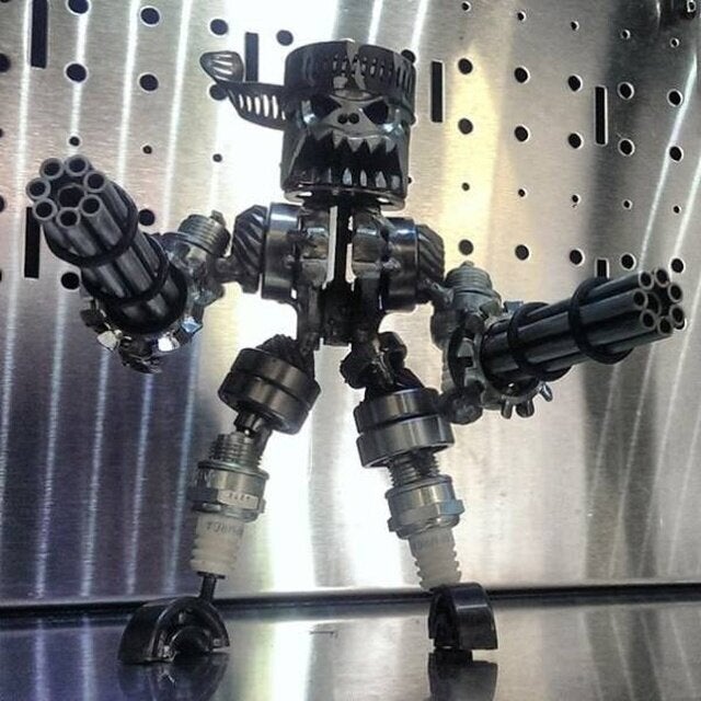 Owronline - Metal Standing Warrior Sculpture 🤖 Handmade-Piston Man - owronline
