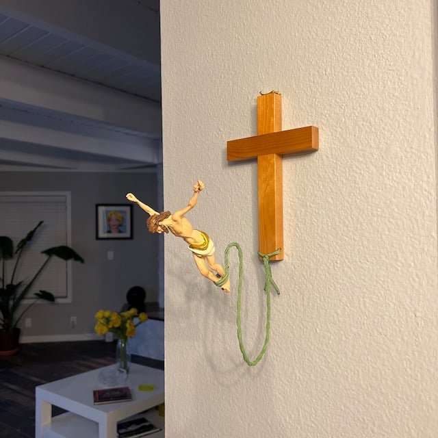 Owronline - Bungee Jumping Jesus - owronline
