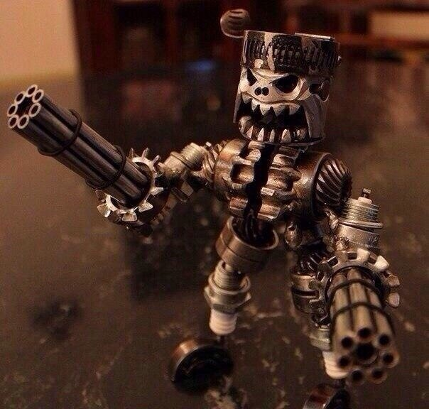 Owronline - Metal Standing Warrior Sculpture 🤖 Handmade-Piston Man - owronline