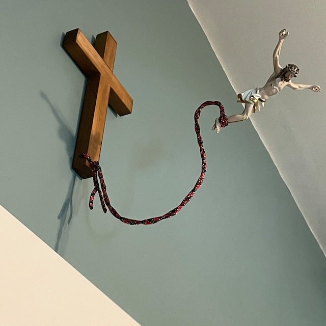 Owronline - Bungee Jumping Jesus - owronline