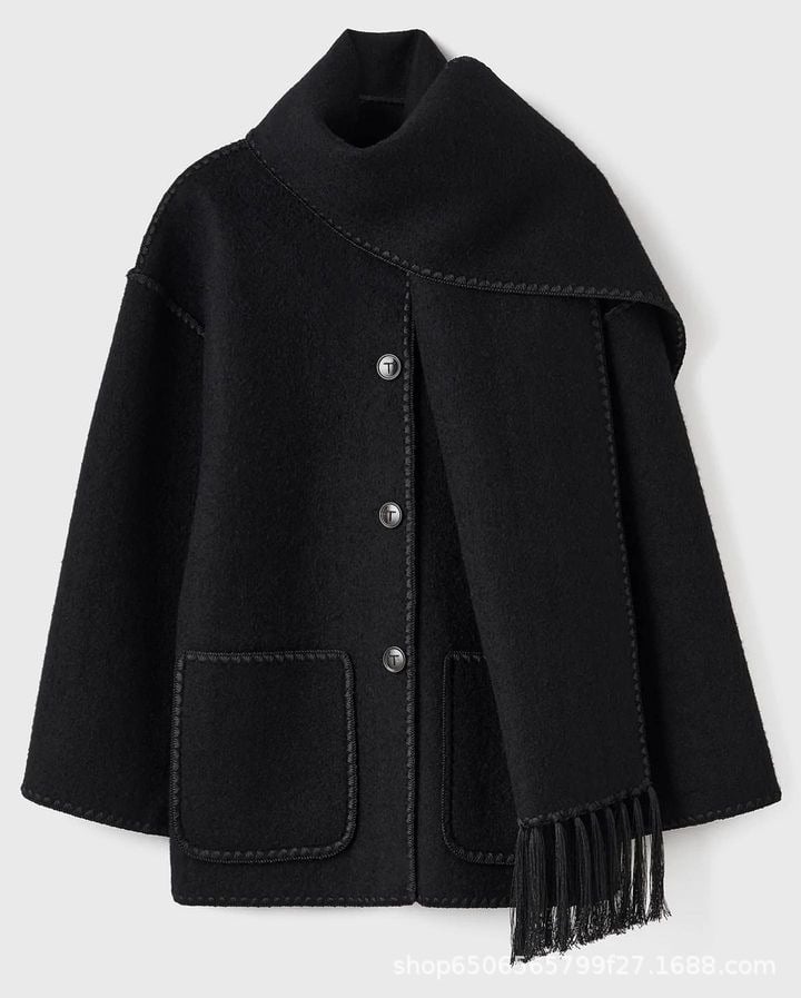 Owronline - The Perfect Winter Ensemble: Coat And Scarf