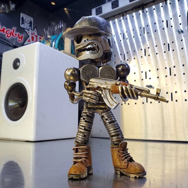 Owronline - Metal Standing Warrior Sculpture 🤖 Handmade-Piston Man - owronline