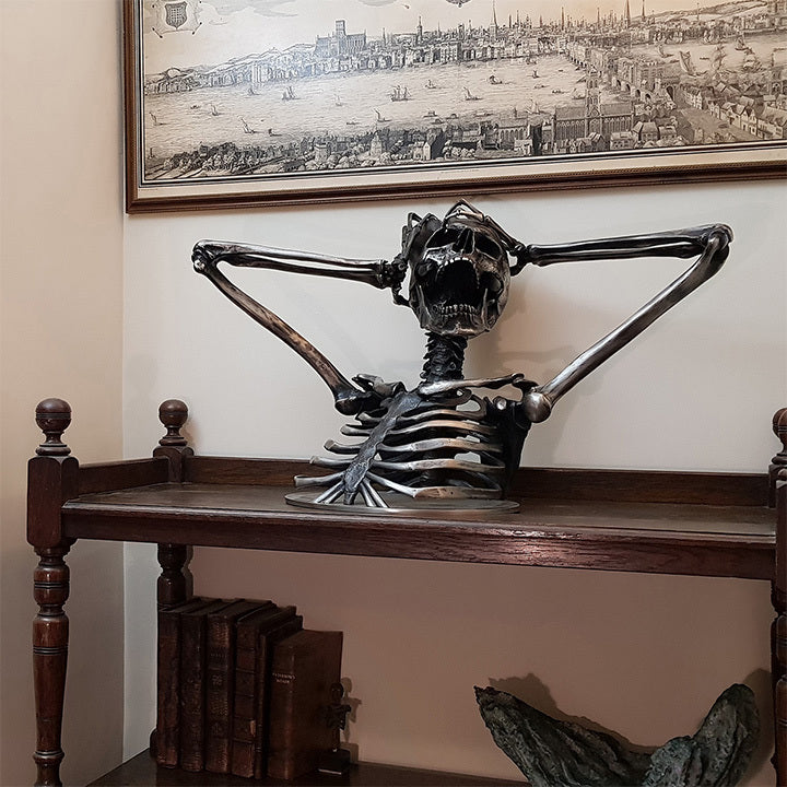 Owronline - Break the Rules Madness Skeleton Bust Sculpture