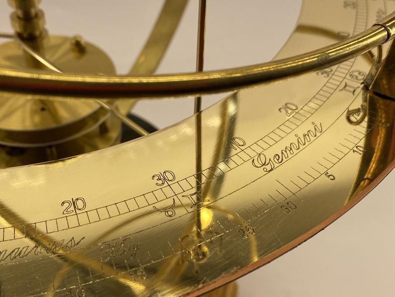 Owronline - Grand Orrery Model of The Solar System