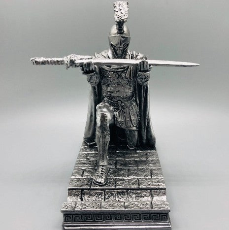 Owronline - Elegant and Noble Knight Pen Holder