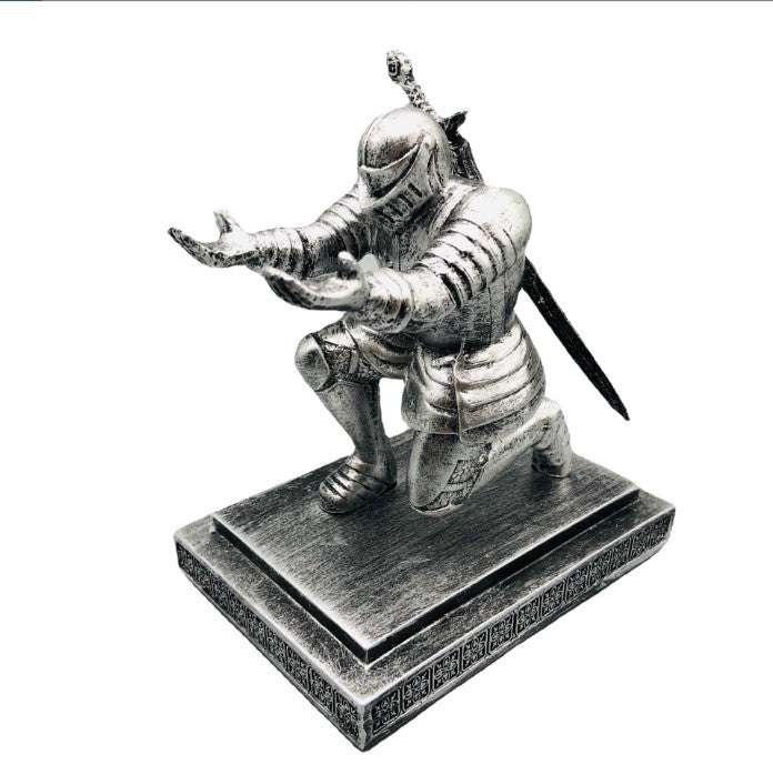 Owronline - Elegant and Noble Knight Pen Holder