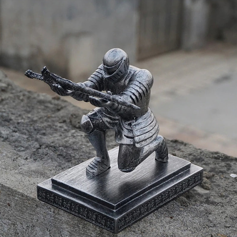 Owronline - Elegant and Noble Knight Pen Holder