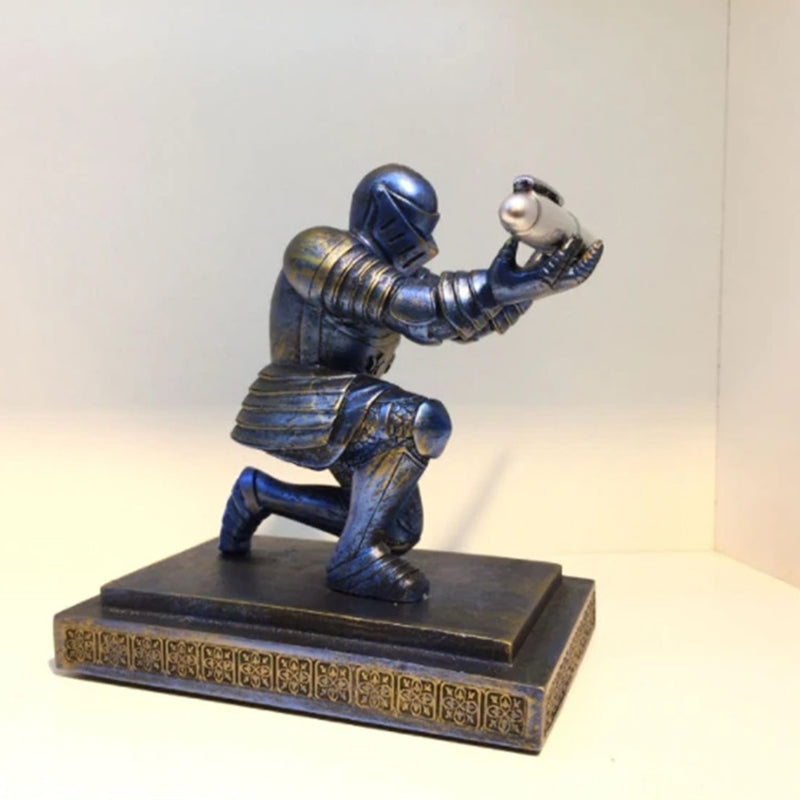 Owronline - Elegant and Noble Knight Pen Holder