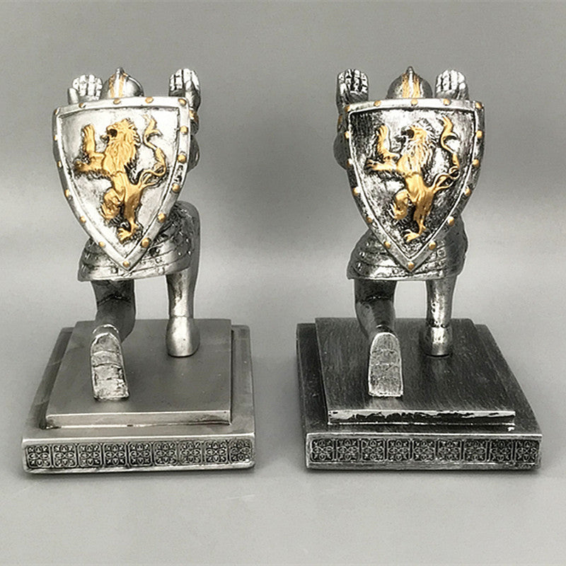 Owronline - Elegant and Noble Knight Pen Holder