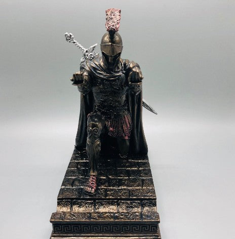 Owronline - Elegant and Noble Knight Pen Holder